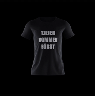 TJEJER KOMMER FÖRST TEE